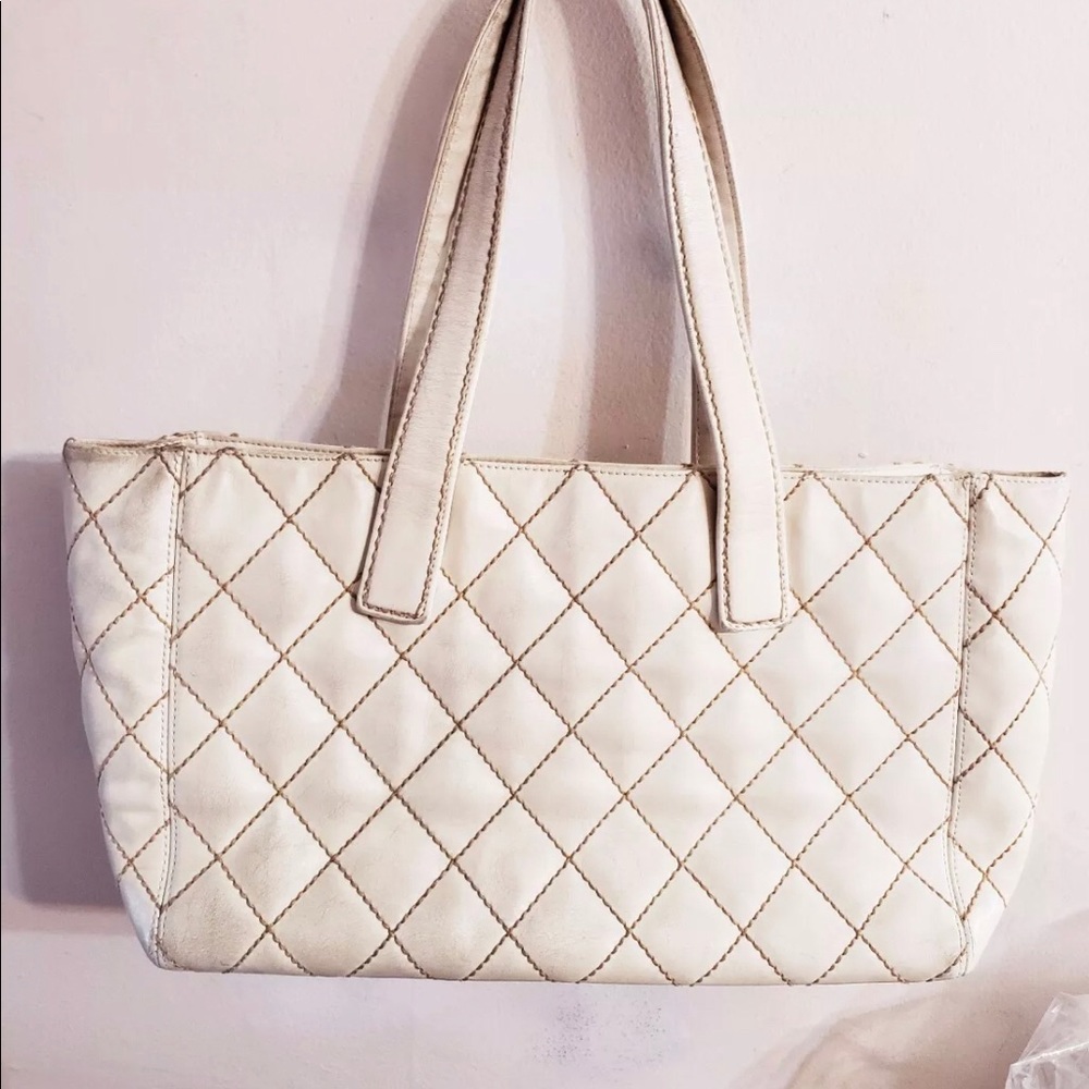 👜 CHANEL White Tote Wild Stitch calf Skin Leather - Picture 3 of 8